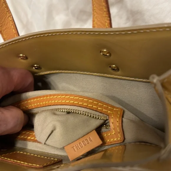 Louis Vuitton Bag Reade Monogram Vernis Pm Yellow/Gold Patent Leather Tote Small - Picture 8 of 13